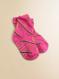 These cozy, cool socks get a little edgy with a skull design.Non-skid bottoms70% cotton/16% nylon/10% polyester/3% spandex/1% rubberMachine washImported These cozy, cool socks get a little edgy with a skull design.Non-skid bottoms70% cotton/16% nylon/10% polyester/3% spandex/1% rubberMachine washImported