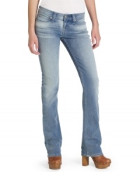 Compliment your tops with the intense fade on these low-rise bootcut jeans from Levi's! Compliment your tops with the intense fade on these low-rise bootcut jeans from Levi's!