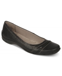 Beautifully styled with stitching detail on the vamp, Life Stride's Director flats are a perfect choice for your workday. Beautifully styled with stitching detail on the vamp, Life Stride's Director flats are a perfect choice for your workday.