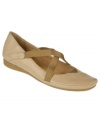 The perfect shoe for packed bags. Simple, stylish and comfortable, the Voyage flats by Naturalizer are ideal for the sightseeing days of travel.