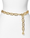 Tory Burch proves details make a difference with this chain link belt. With a logo charm, it was made to add a designer dose yo your daytime looks.