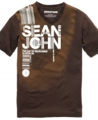 Make a name for yourself. With an explosive graphic, this Sean John tee does just that. Make a name for yourself. With an explosive graphic, this Sean John tee does just that.