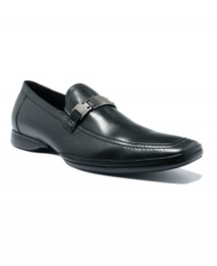 Simplify your morning routine with the clean lines and classic style of Kenneth Cole's slip-on leather loafers for men. Finished with a silver-toned bit at the vamp for a touch of modern polish, these men's dress shoes blend style and comfort. Simplify your morning routine with the clean lines and classic style of Kenneth Cole's slip-on leather loafers for men. Finished with a silver-toned bit at the vamp for a touch of modern polish, these men's dress shoes blend style and comfort.