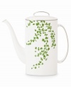 An instant classic from kate spade, this Gardner Street Green coffeepot with lid exudes contemporary elegance. Green stems of foliage flourish on fine white bone china, creating a stylized two-tone floral motif to freshen up your table.