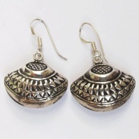  Fashion Earring From Thai Hill Tribe Silver 99.5 Beautiful Classic Thai Tradition Style Earring Size = 20 MM. x 30 MM. Weight = 7.08 Gram