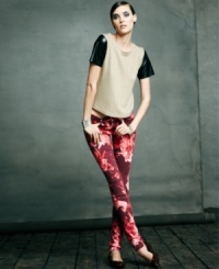 Make a splash in this season's hottest trend: printed denim. Else Jeans' skinnies feature a bold pink splatter-paint pattern that pops! Make a splash in this season's hottest trend: printed denim. Else Jeans' skinnies feature a bold pink splatter-paint pattern that pops!