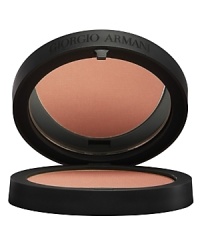 Extremely soft and light, Sheer Blush enhances the complexion with a flush of natural color. Sculpts the face delicately and naturally. Cheeks are left with a warm, radiant glow. Perfect for all skin types.