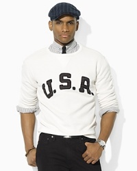 The Vintage Fleece Crewneck Sweatshirt is the perfect casual option for the leisurely gentleman who embraces both comfort and classic style. The Vintage Fleece Crewneck Sweatshirt is the perfect casual option for the leisurely gentleman who embraces both comfort and classic style.