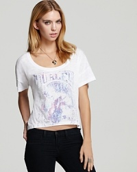 Favorite jeans, meet your perfect match. This Hurley tee features a faded logo for that sought-after vintage feel. Favorite jeans, meet your perfect match. This Hurley tee features a faded logo for that sought-after vintage feel.