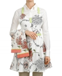 A whimsical floral print blooms in this pure cotton apron, bringing the freshness of spring to the heart of your home. With sweetheart neckline and soft touches of color to complement the Edie Rose by Rachel Bilson collection. A whimsical floral print blooms in this pure cotton apron, bringing the freshness of spring to the heart of your home. With sweetheart neckline and soft touches of color to complement the Edie Rose by Rachel Bilson collection.
