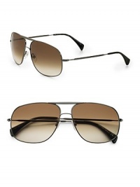 An essential look for every well-dressed man, designed with full rims in lightweight metal. Engraved logo temple detail 100% UV protective Made in Italy An essential look for every well-dressed man, designed with full rims in lightweight metal. Engraved logo temple detail 100% UV protective Made in Italy