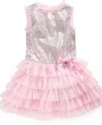 A Macy's exclusive, your little gal will be the cat's meow in this gorgeous sparkly Hello Kitty dress. A Macy's exclusive, your little gal will be the cat's meow in this gorgeous sparkly Hello Kitty dress.