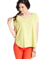 A star print adds an irreverent appeal to this slouchy DREAMR tee -- perfect for cute, casual style! A star print adds an irreverent appeal to this slouchy DREAMR tee -- perfect for cute, casual style!