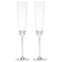 Romantics, take heart! Sweet-as-can-be bows accent these aptly-named champagne flutes.