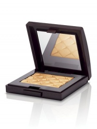 Eye colour with a multi-dimensional, luminous pearl finish with a soft, bouncy texture for excellent colour pay-off and a smooth, even application. Eye colour with a multi-dimensional, luminous pearl finish with a soft, bouncy texture for excellent colour pay-off and a smooth, even application.