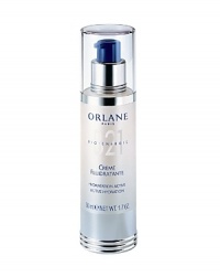 Replenish skin with this water-plant-powered moisturizer enhanced by a bio-active texture that absorbs, retains, and releases moisture according to skin's needs. Nourishes skin according to its needs. Reeducates skin so that it hydrates itself. Replenish skin with this water-plant-powered moisturizer enhanced by a bio-active texture that absorbs, retains, and releases moisture according to skin's needs. Nourishes skin according to its needs. Reeducates skin so that it hydrates itself.