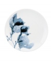 The name Dansk evokes quality and sophisticated Scandinavian design, and Silhuet dinnerware collection is no exception. With the quiet beauty of the watercolor-like leaves and vines, Silhuet salad plates inspire moments of delicious tranquility.