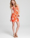 A juicy orange hue and a curve-hugging fit: this vibrant and oh-so-slinky Hurley dress is on-trend for summer fun.