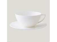 The distinctive style of one of Britain's best known designers comes shining through in the Jasper Conran at Wedgwood collection. The elegant simplicity of pure white china is complemented by shimmering pewter accessories to present a strong contemporary look perfectly in tune with modern living. The distinctive style of one of Britain's best known designers comes shining through in the Jasper Conran at Wedgwood collection. The elegant simplicity of pure white china is complemented by shimmering pewter accessories to present a strong contemporary look perfectly in tune with modern living.