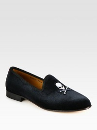 Refined velvet slipper with grosgrain trim.Padded insoleLeather soleMade in Italy Refined velvet slipper with grosgrain trim.Padded insoleLeather soleMade in Italy