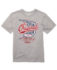Solid design. He can show his love for America's jeans brand with this throwback tee from Levi's. Solid design. He can show his love for America's jeans brand with this throwback tee from Levi's.