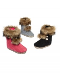 Slip into these comfy and cozy cable knit booties from Kensie with fabulous faux fur trim and playful pom pom accents. You'll be tempted to take them out for a walk. Slip into these comfy and cozy cable knit booties from Kensie with fabulous faux fur trim and playful pom pom accents. You'll be tempted to take them out for a walk.