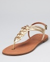 A simplistic style from Corso Combo, these classic sandals boast delicate braids in the softest leather.