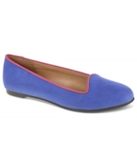 CL by Laundry's Game Face flats feature a brightly-colored lining around the vamp that gives this smooth, luxurious style a pop of bright color. CL by Laundry's Game Face flats feature a brightly-colored lining around the vamp that gives this smooth, luxurious style a pop of bright color.