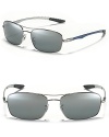 Sporty aviator sunglasses with a slim rectangular frame and polarized lenses. A classic look from Ray-Ban.
