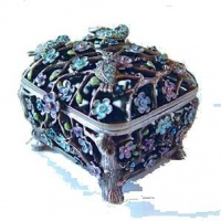 Celtic Flowered Twigs Birds Cut Away Blue Box Swarovski Crystals Jewelry FIGURINE Celtic Flowered Twigs Birds Cut Away Blue Box Swarovski Crystals Jewelry FIGURINE