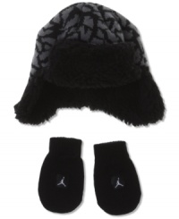 Bundle him up in warm fuzzy style with this Jordan sherpa lined hat and mitten set by Nike. Bundle him up in warm fuzzy style with this Jordan sherpa lined hat and mitten set by Nike.