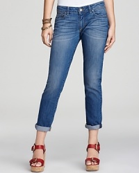 These Paige Denim skinny jeans embrace new-season style with a light wash and roll-up hem. These Paige Denim skinny jeans embrace new-season style with a light wash and roll-up hem.