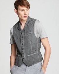Weathered and detailed with close-set buttons and darting for a slimmer fit, this vest adds edge to your everyday look. Weathered and detailed with close-set buttons and darting for a slimmer fit, this vest adds edge to your everyday look.
