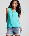 Light as a feather, this vibrant Splendid top is destined to be your warm-weather staple.