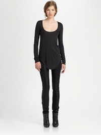 From the HELMUT capsule collection. Lengthy shirttail hem and a plunging scoopneck amplify this supremely soft tee. ScoopneckLong sleevesShirttail hem hits below the hips80% modal/20% nylonDry cleanMade in USA of imported fabricModel shown is 5'10 (177cm) wearing US size Small. From the HELMUT capsule collection. Lengthy shirttail hem and a plunging scoopneck amplify this supremely soft tee. ScoopneckLong sleevesShirttail hem hits below the hips80% modal/20% nylonDry cleanMade in USA of imported fabricModel shown is 5'10 (177cm) wearing US size Small.