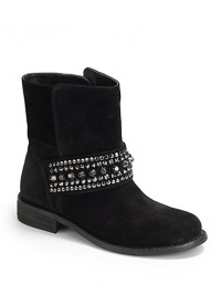 THE LOOKRounded toeRich suede upperStudded top strap at vampPull-on stylePadded insoleStacked heel, 1 (25mm)THE MATERIALSuede upperMan-made lining and soleORIGINImported THE LOOKRounded toeRich suede upperStudded top strap at vampPull-on stylePadded insoleStacked heel, 1 (25mm)THE MATERIALSuede upperMan-made lining and soleORIGINImported