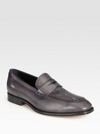 Step firmly to the head of the style class in this impeccably polished design, crafted from smooth Italian leather.Leather upperLeather liningPadded insoleLeather soleMade in Italy Step firmly to the head of the style class in this impeccably polished design, crafted from smooth Italian leather.Leather upperLeather liningPadded insoleLeather soleMade in Italy