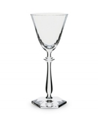 Reminiscent of antique European stemware, the Arcade white wine glass fuses detailed curves and a hexagonal base in fine Baccarat crystal that's truly flawless in any formal setting.