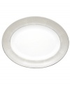 Host an enchanted evening with the twinkling Stardust platter. Designer Monique Lhuillier styles timeless bone china with cool pewter and glittering platinum for a look that's fun but graceful, too.