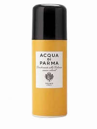 A refreshing spray for the body lightly scented with the warm leather accord of Colonia Intensa. 5 oz.