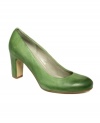 Ecco's Omara pumps are smooth and pretty. The perfect addition to your shoe collection.