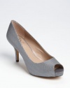 Vince Camuto Womens Kira Pump Overcast Pearl