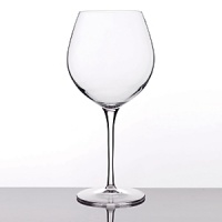 Crescendo stemware and barware is made of SON.hyx. Luigi Bormioli's proprietary glassware is extremely brilliant in color and maintain clarity after thousands of industrial dishwashing cycles. This high quality Italian glassware possesses high durability and strength.