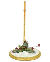 Put your Mark Roberts figurine on a pedestal of shimming snow and gold. A bit of Christmas foliage adds to the festive display. Put your Mark Roberts figurine on a pedestal of shimming snow and gold. A bit of Christmas foliage adds to the festive display.