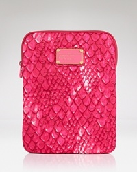 Mixing modern-day necessity with of-the-moment cool, this MARC BY MARC JACOBS iPad sleeve makes a bold case for dressing your gadget in designer. Mixing modern-day necessity with of-the-moment cool, this MARC BY MARC JACOBS iPad sleeve makes a bold case for dressing your gadget in designer.