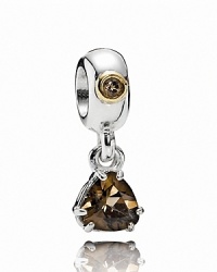 This dark and dramatic dangle charm from PANDORA with smoky quartz and cubic zirconia makes a sophisticated piece for your bracelet.