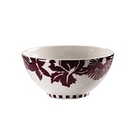 An intensive and bright dark red color that stands out on the pure white of the porcelain is the main feature of the refined fantasy of flowers and fruits that represent the décor of the Claret dinnerware collection. An intensive and bright dark red color that stands out on the pure white of the porcelain is the main feature of the refined fantasy of flowers and fruits that represent the décor of the Claret dinnerware collection.