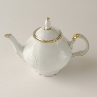 Simply Anna is a simply elegant collection of embossed whiteware with Anna Weatherley's signature shark's tooth gold banding. The collection works beautifully with all of Anna's lavishly decorated offerings, or if your leanings are to a more sedate and understated elegance, you will find no better option to set a beautiful table. Simply Anna is a simply elegant collection of embossed whiteware with Anna Weatherley's signature shark's tooth gold banding. The collection works beautifully with all of Anna's lavishly decorated offerings, or if your leanings are to a more sedate and understated elegance, you will find no better option to set a beautiful table.