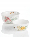 The whimsical butterflies and blooms of Butterfly Meadow dinnerware grace these charming nesting bowls, an irresistible way to serve casual meals. With scalloped detail in white porcelain.