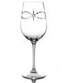With a unique cut and flawless silhouette, the Empress goblet holds infinite possibilities for elegant entertaining. A chic essential from the Lauren Ralph Lauren crystal stemware collection.
